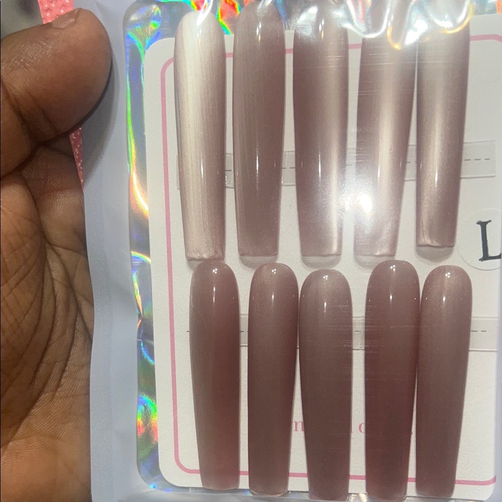 Elegant Pink Press-On Nails - Picture 3 of 3